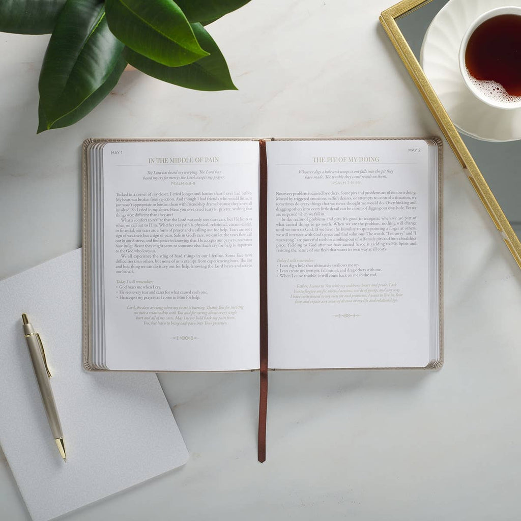 10 Minutes with God for Women Devotional