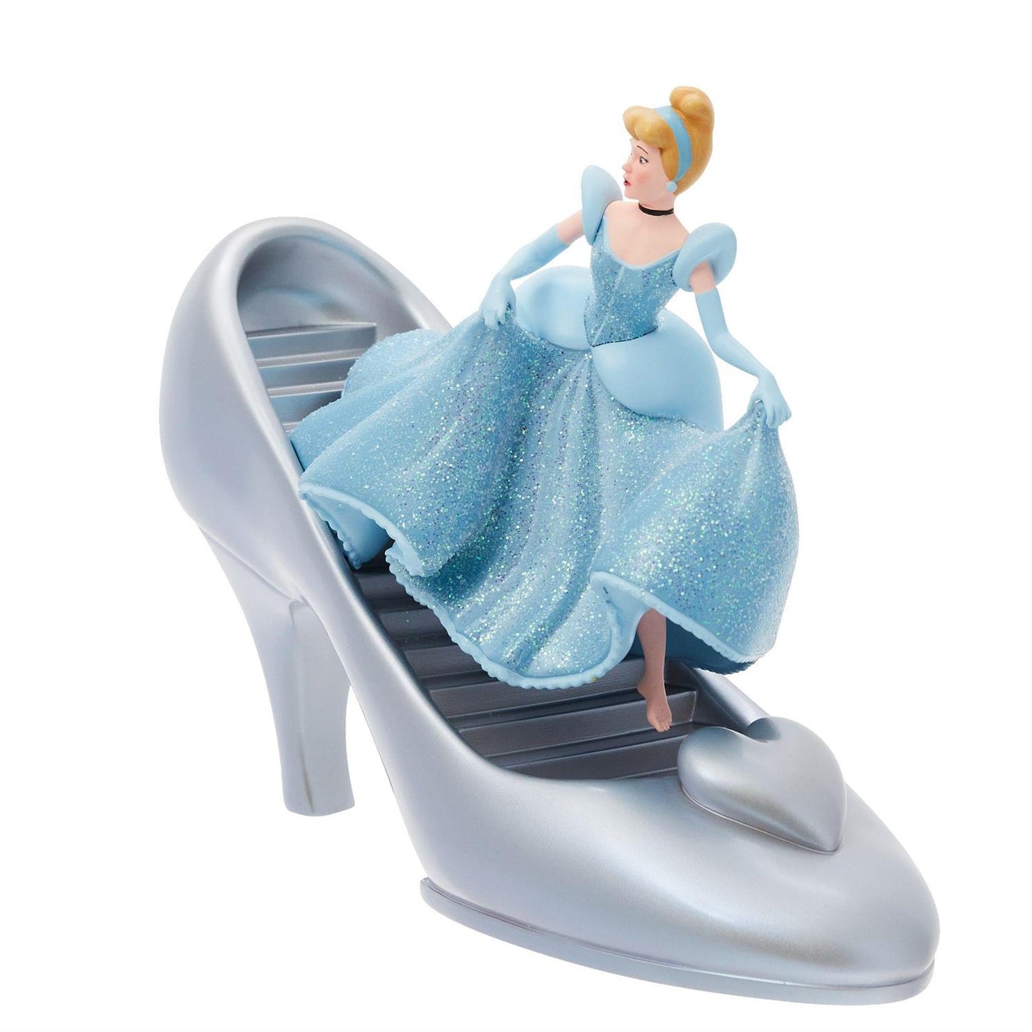 D100 Cinderella w/Iconic Slipper Figurine