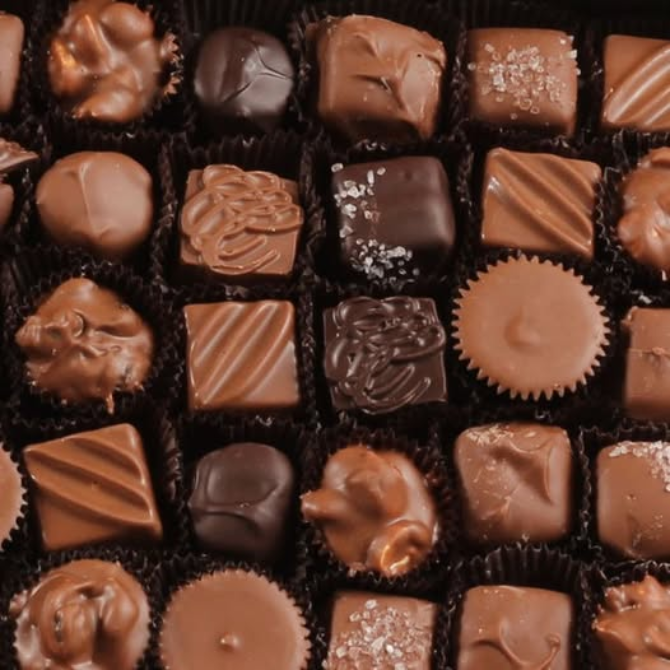 Deluxe Chocolate Assortment Gift Box 4 oz