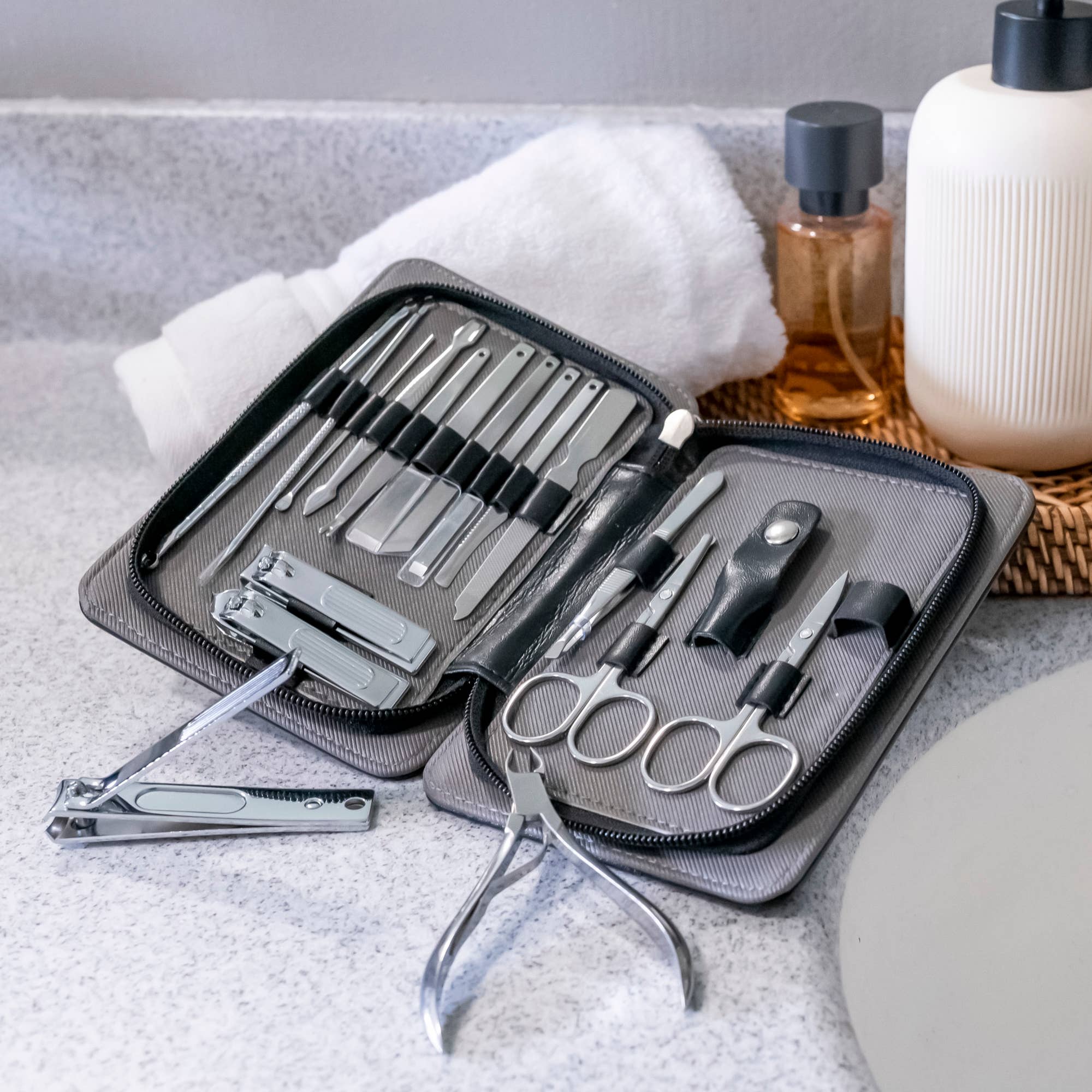 Pro MAN-I PEDI 17 Piece Set: Black