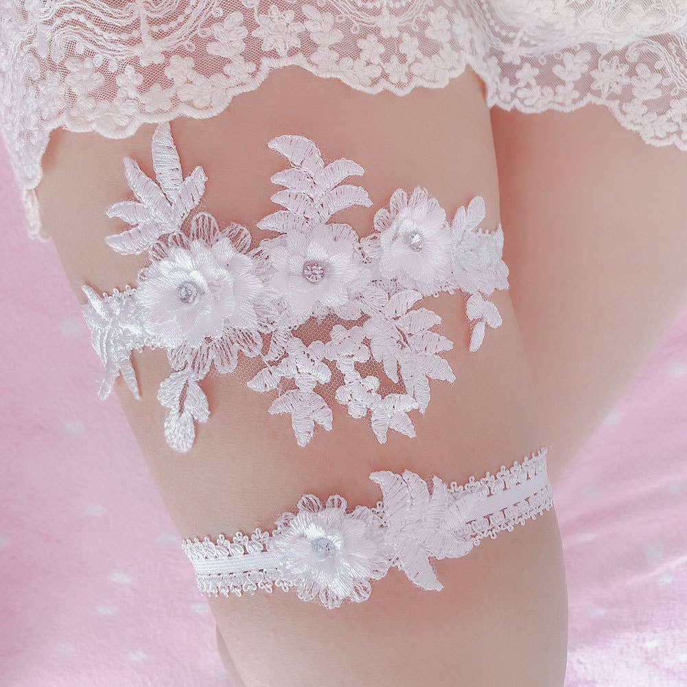 Lace Embroidery Wedding Garter Set: White