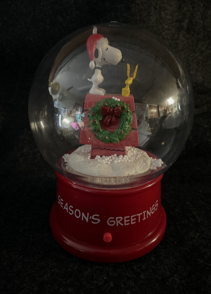 Peanuts Snoopy and Woodstock Musical Snow Globe