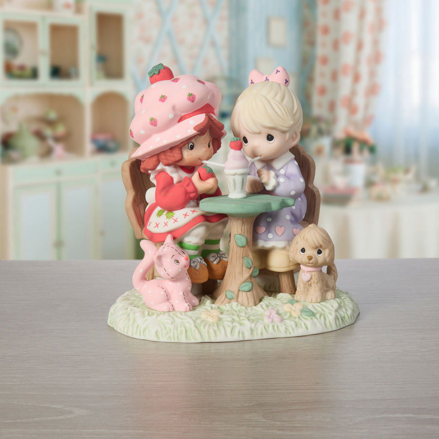 Berry Best Friends Strawberry Shortcake Precious Moments Figurine