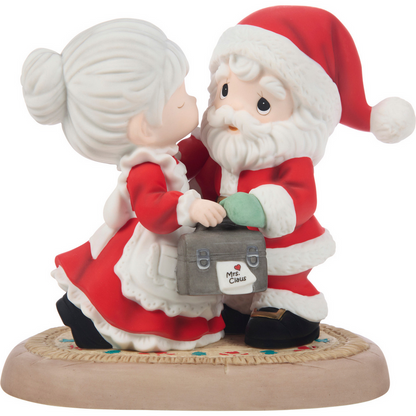 A Magical Kiss-Mas Eve Night Precious Moments Figurine