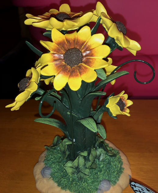 Daisy Bouquet Ornament Hanger Charming Tails Figurine