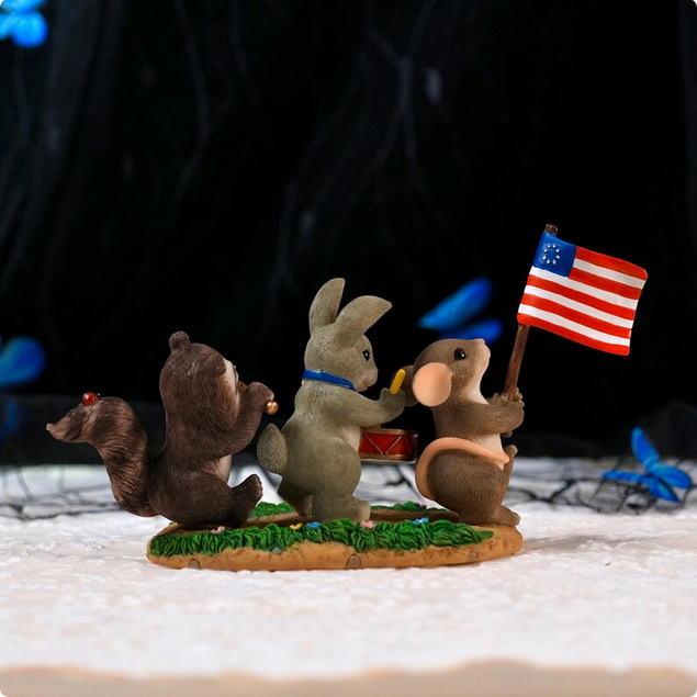 Free To Be Friends Charming Tails Patriotic Figurine