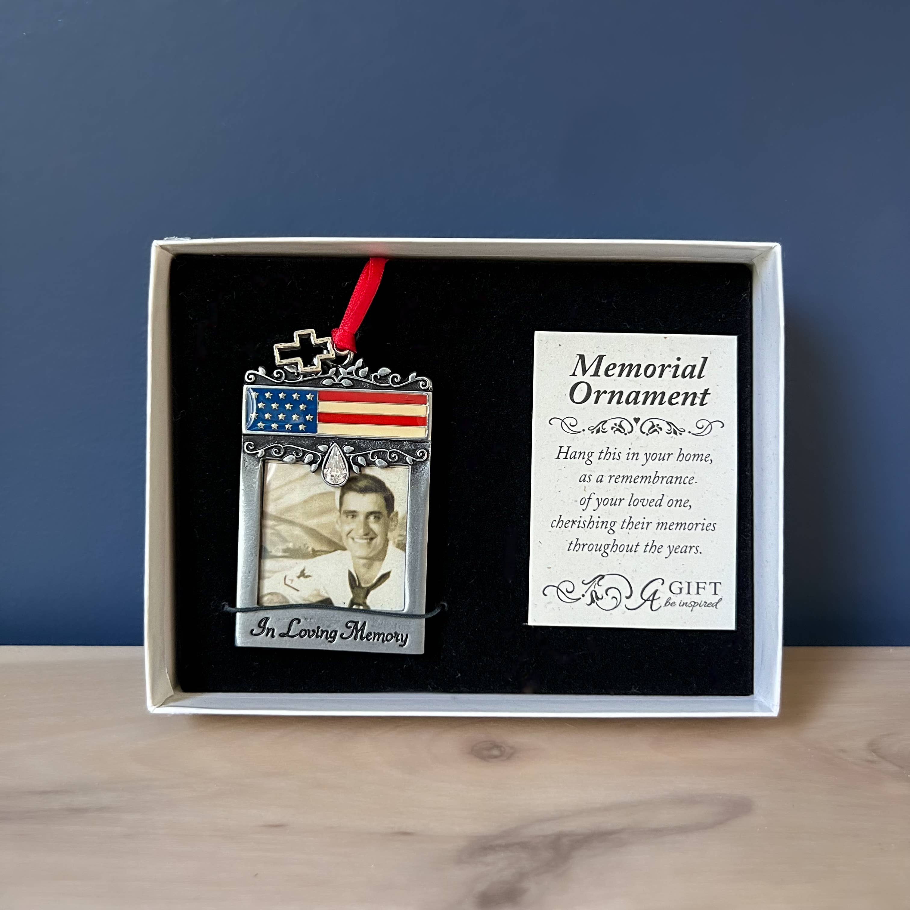 Antique Finish Patriotic Memorial Photo Ornament 