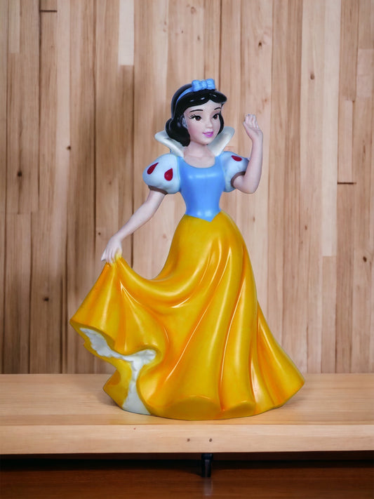 Precious Moments Snow White The Fairest of them All Figurine