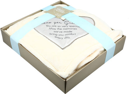 Love You Grandma Royal Plush Blanket Cream